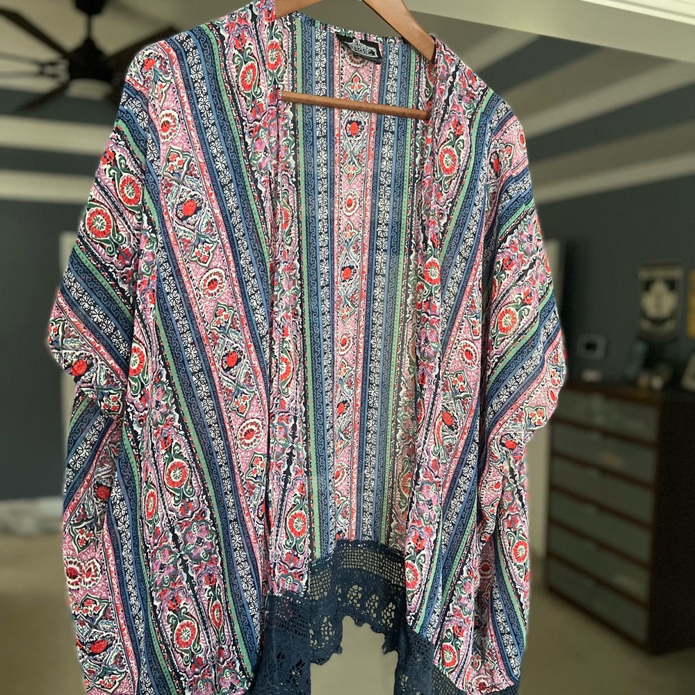 Women’s Large Sheer Sleeved Shawl, multicolor, navy lace bottom